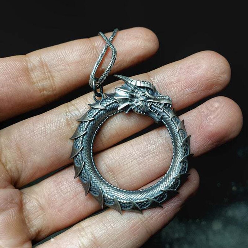 Dragon Necklace Ouroboros Dragon Pendant Alloy Round Amulet Punk Hip Hop Jewelry Decor Gift for Men and Women AIC88