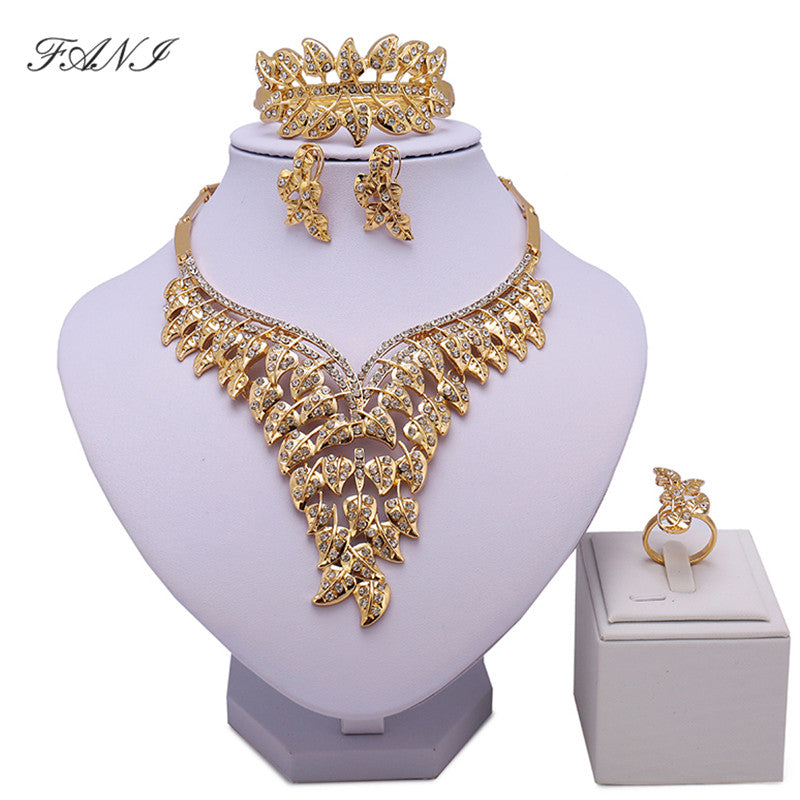 New Fashion Dubai Gold Color Jewelry Sets Costume Big Design Nigerian Wedding African Beads Jewelry Set Women Costume Design