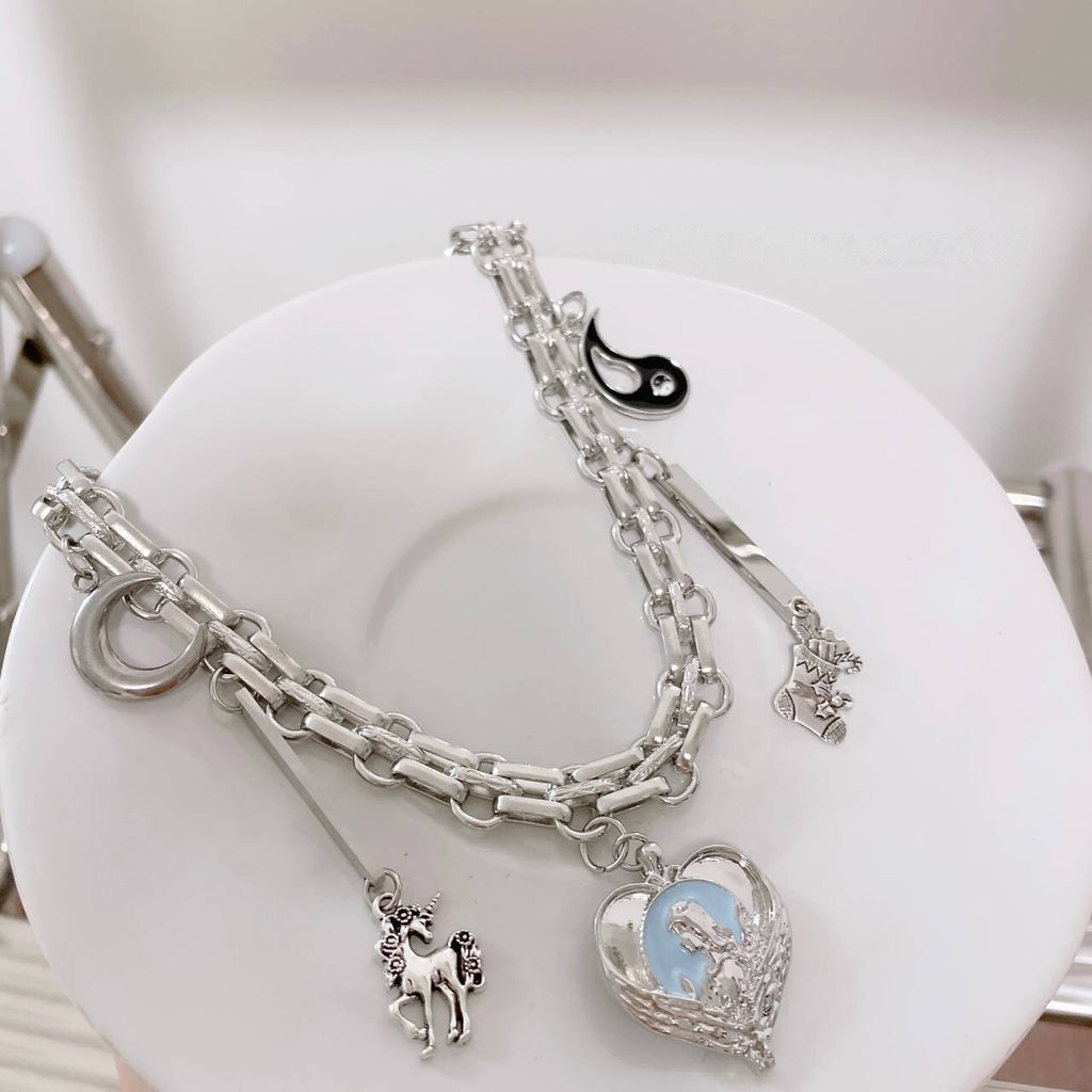 Exquisite Metal Peach Heart Angel Pendant Necklaces Vintage Tai Chi Moon Animal Charms Choker for Women Cool Jewelry