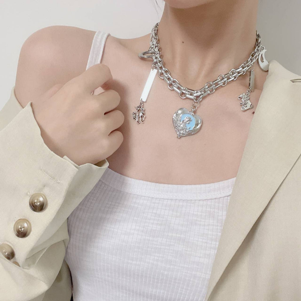 Exquisite Metal Peach Heart Angel Pendant Necklaces Vintage Tai Chi Moon Animal Charms Choker for Women Cool Jewelry