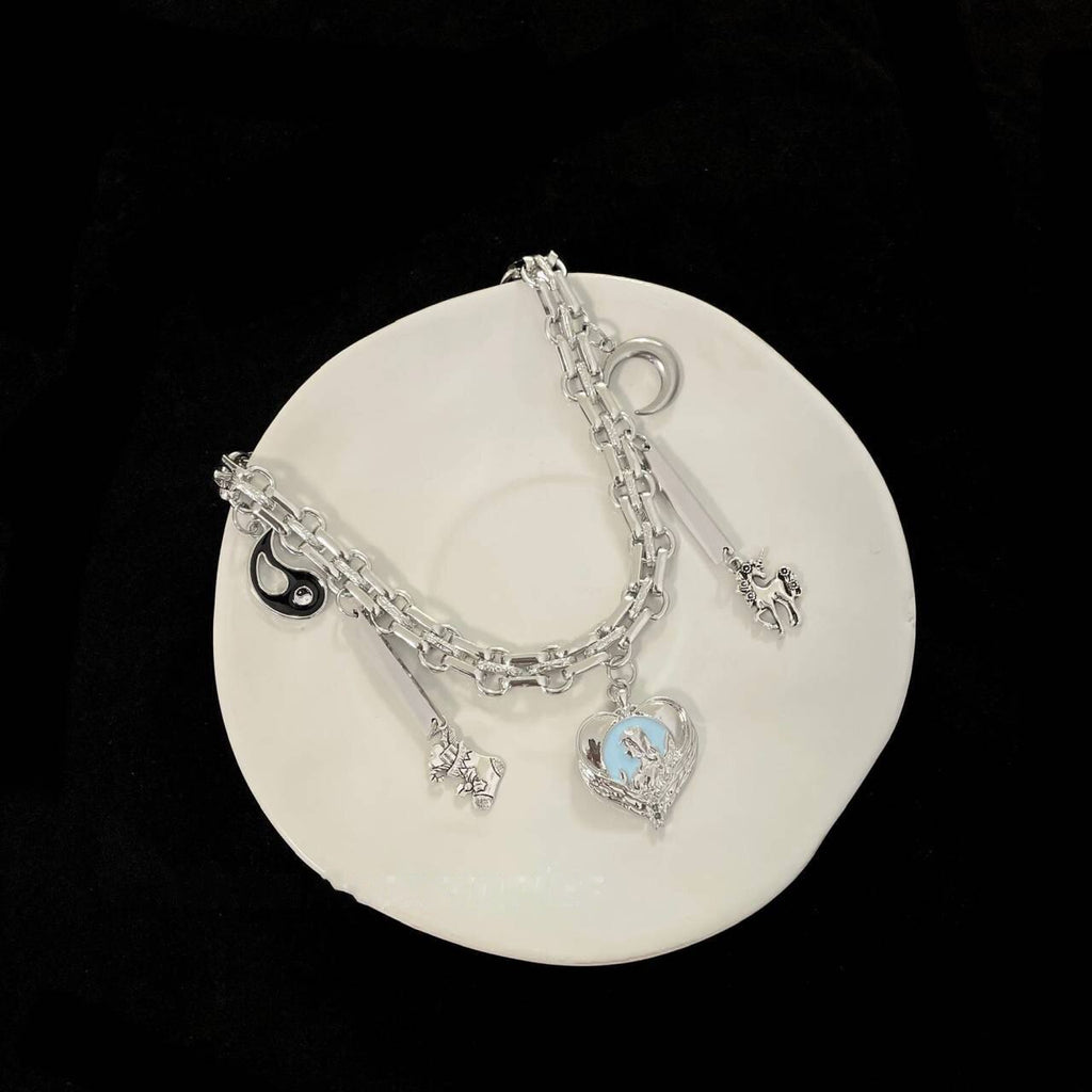 Exquisite Metal Peach Heart Angel Pendant Necklaces Vintage Tai Chi Moon Animal Charms Choker for Women Cool Jewelry