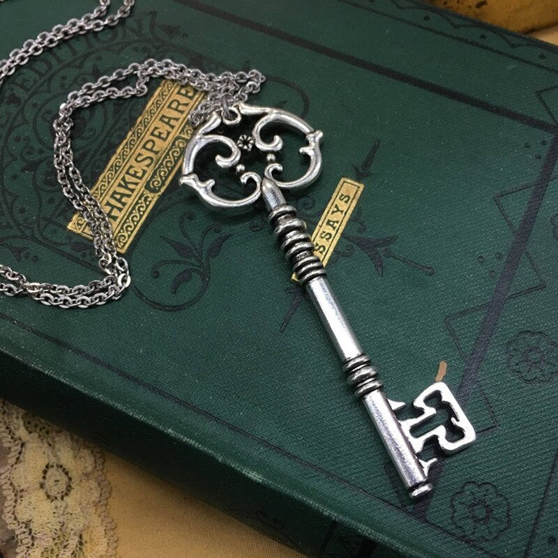 Necklace Vintage Skeleton Secret Garden Key Silver Color Pendants Short Long Women Men Colar Gift Jewelry Choker