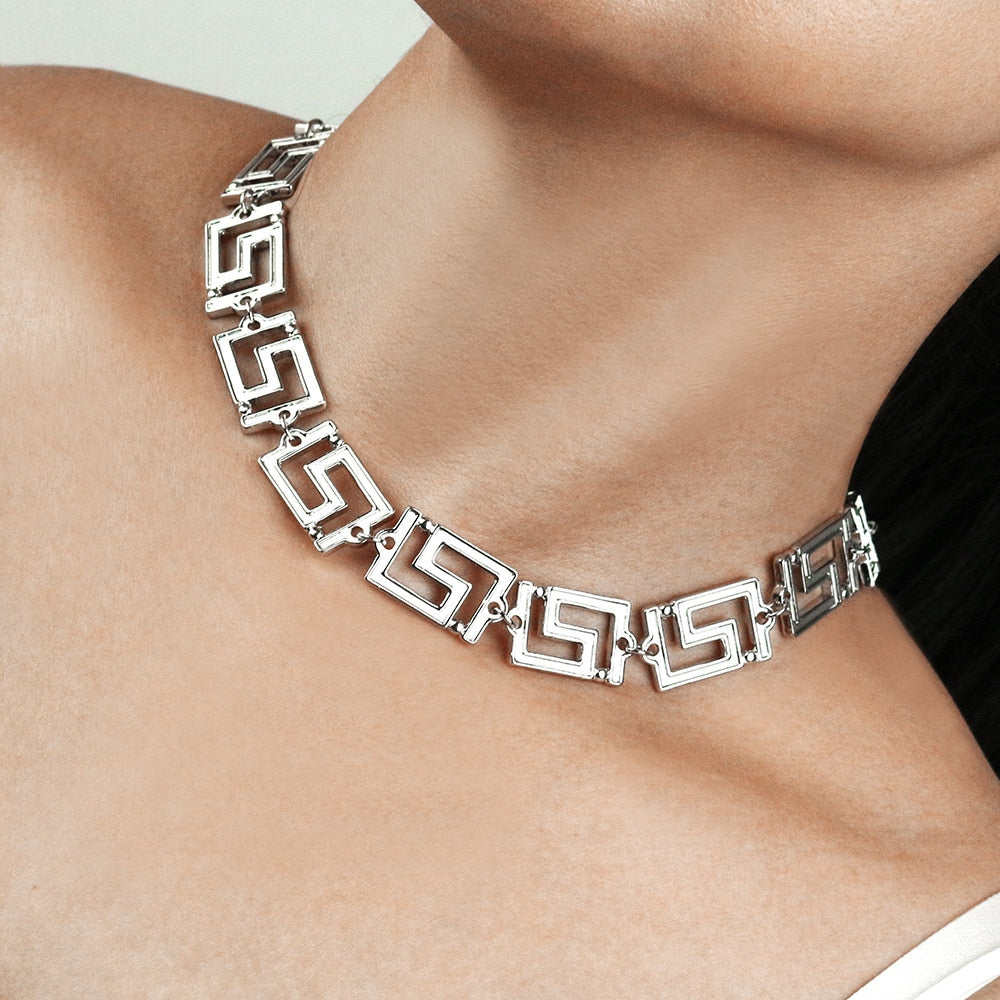 Japan and South Korea popular ladies travel banquet popular alloy trend simple clavicle chain hollow short necklace