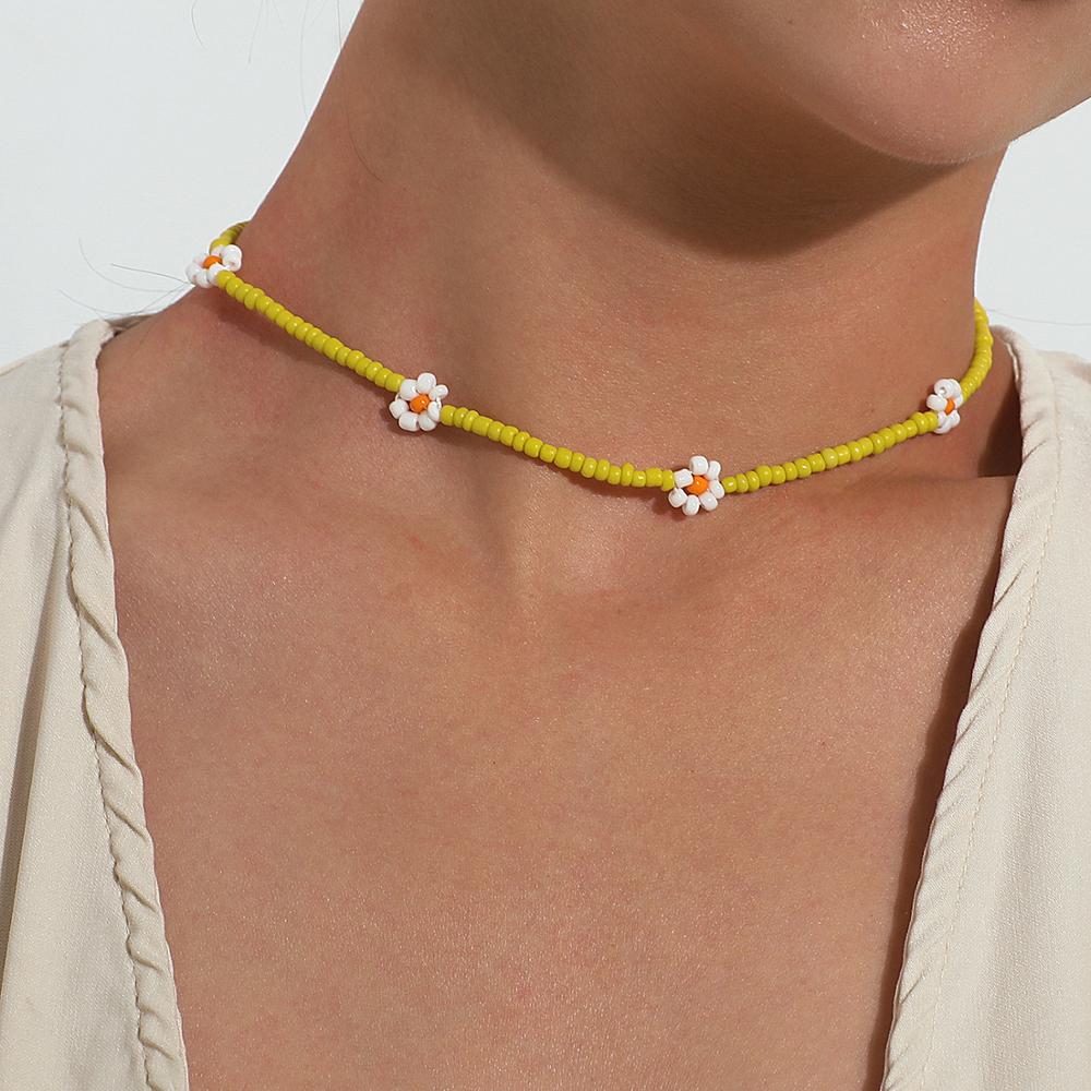 Korea Lovely Daisy Flowers Colorful Beaded Charm Statement Short Choker Necklace for Women Vacation Jewelry