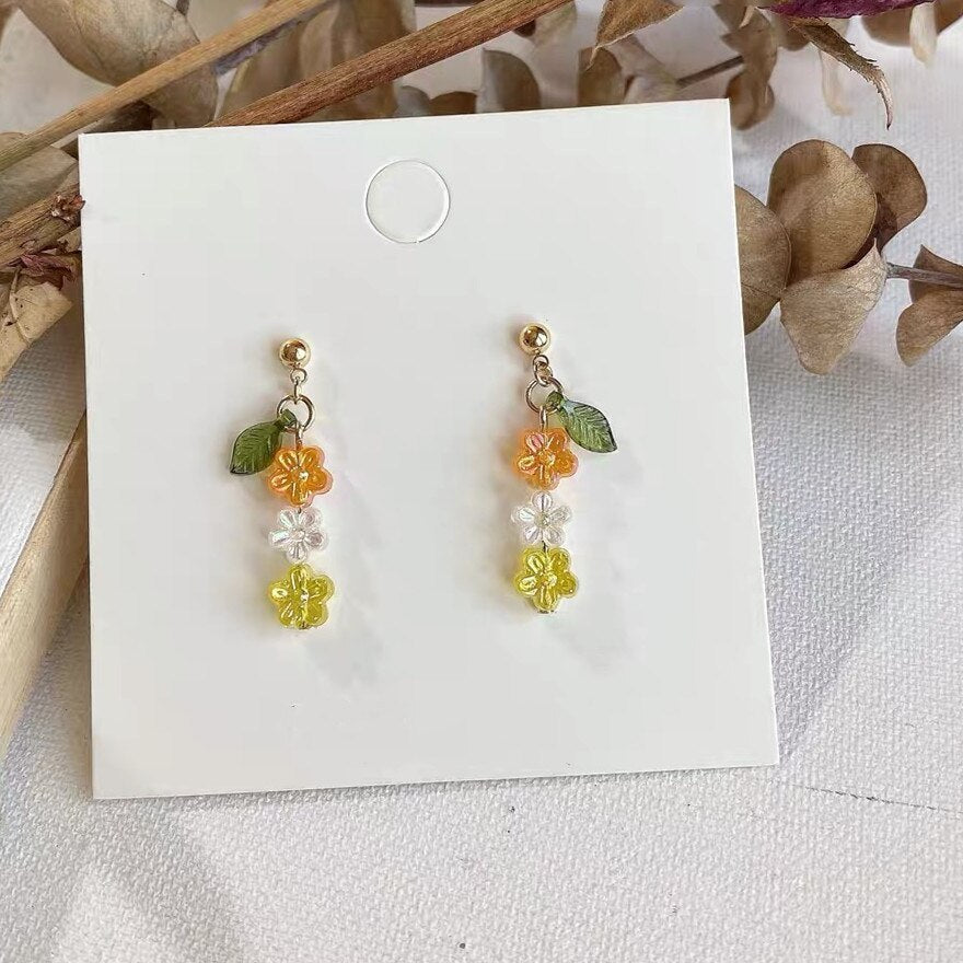 Korea Summer Lovely Colorful Flowers Daisy Transparent Crystal Beading Strand Short Choker Necklace for Women