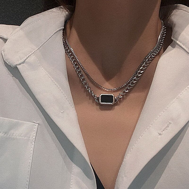 Korean Metal Geometry Square Black Epoxy Choker Pendant Necklace for Women Joker Clavicle Short Necklaces Jewelry