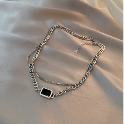 Korean Metal Geometry Square Black Epoxy Choker Pendant Necklace for Women Joker Clavicle Short Necklaces Jewelry