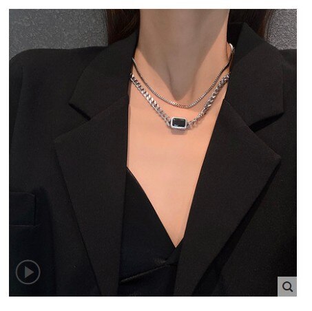 Korean Metal Geometry Square Black Epoxy Choker Pendant Necklace for Women Joker Clavicle Short Necklaces Jewelry