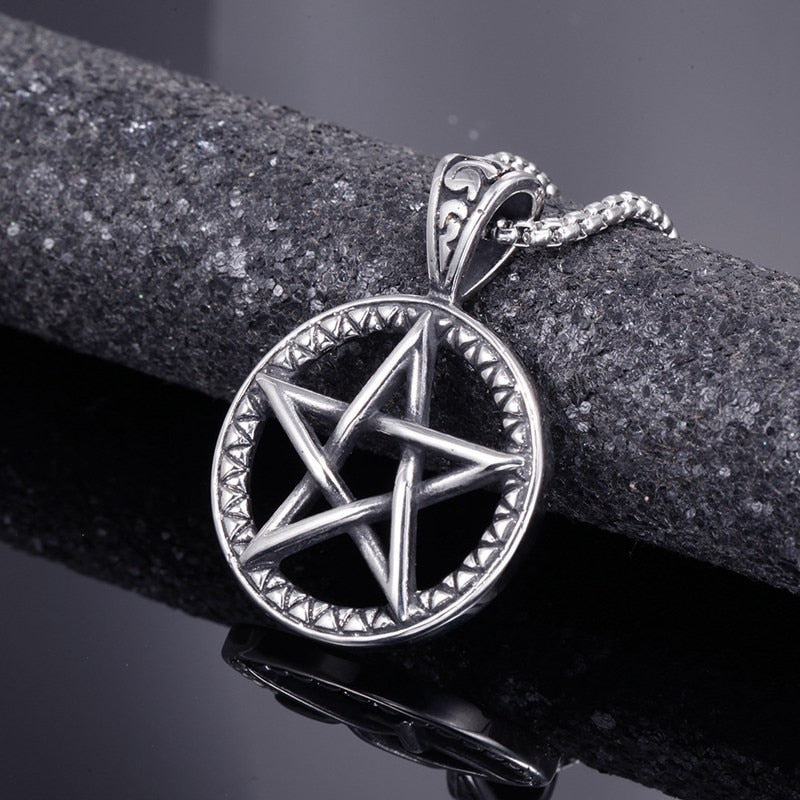 Retro Round Five-Pointed Star Pendant Necklace Men's Necklace Vintage Metal Sliding Round Pendant Accessory Party Jewelry