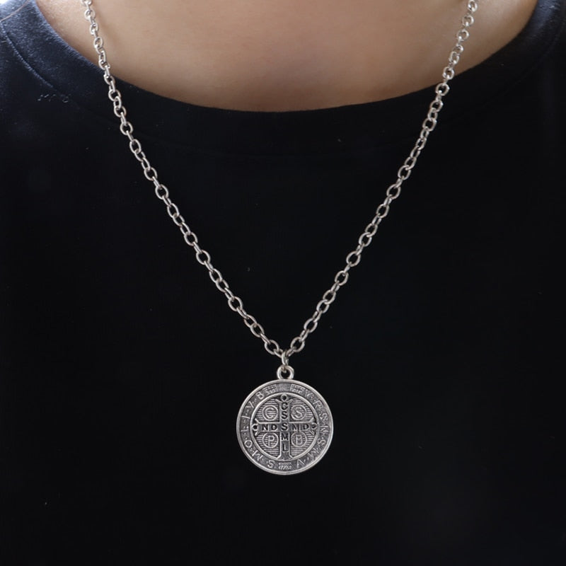 Saint St Benedict Of Nursia Patron Against Evil Necklace Trendy Catholic St. Benedict Medallion Unisex Jewelry Gifts