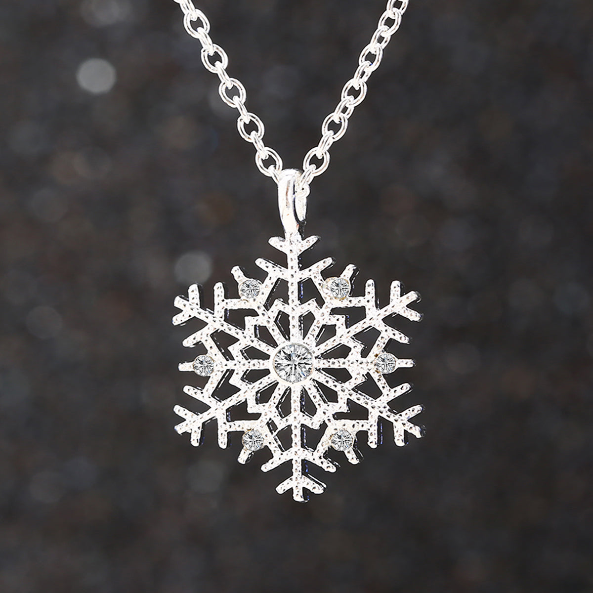 New Year Christmas Gift Fashion Luxury Silver Plated Snowflake Necklace Pendants Snow Flower Chain Necklace Jewelry for Women