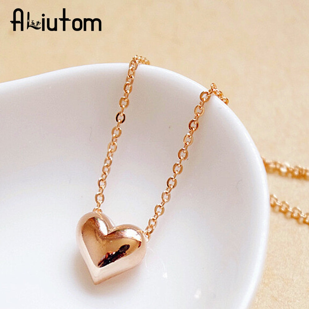 New-design-Simple-Fashion-jewelry-women-short-accessories-Elegant-Lovely-Gold-Heart-Shaped-pendant-necklace-girl