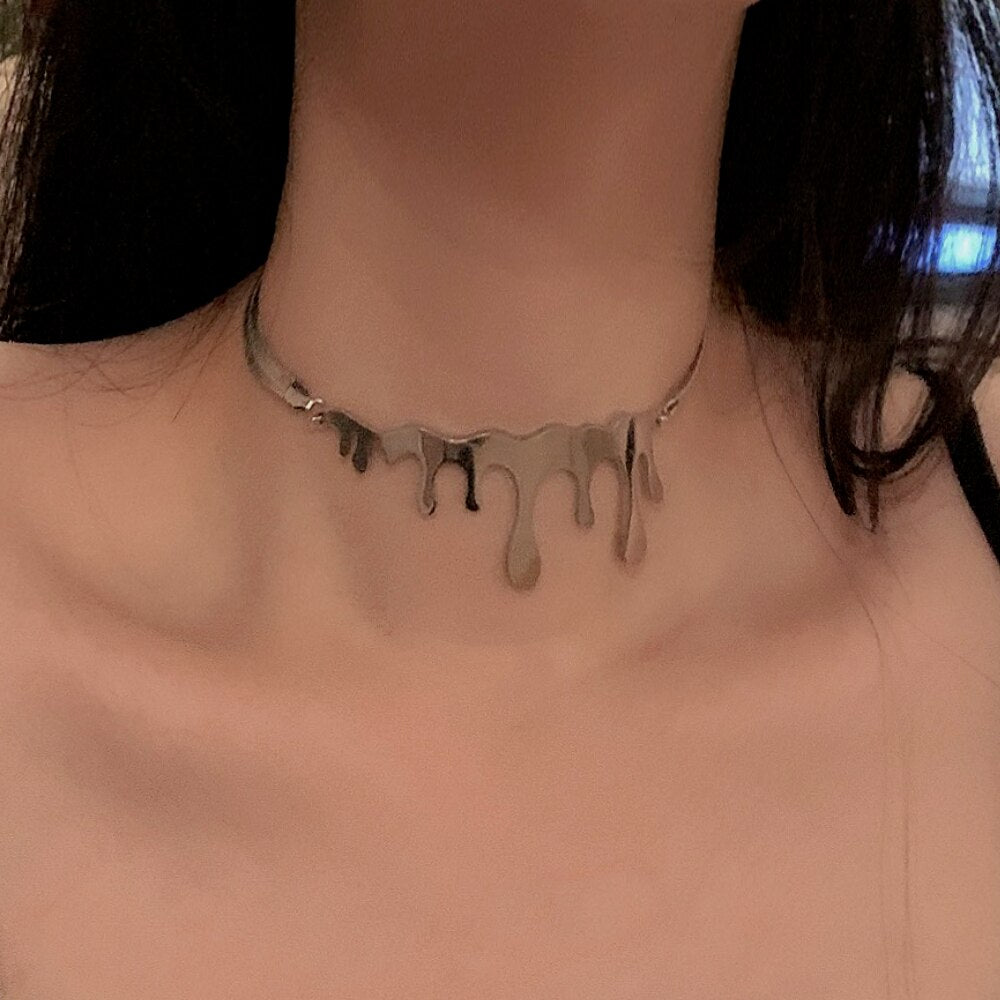 style Japanese and Korean popular ladies party festival titanium steel yellow crown necklace trend OL clavicle chain