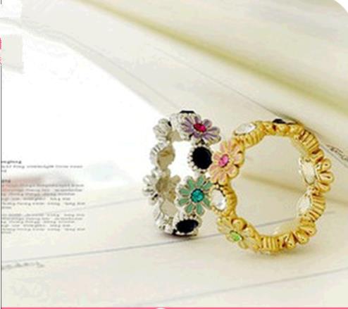 OMH   17 mm 6.75 gold silver fashionable jewelry sweet candy colors Daisy flowers alloy ring for women JZ79