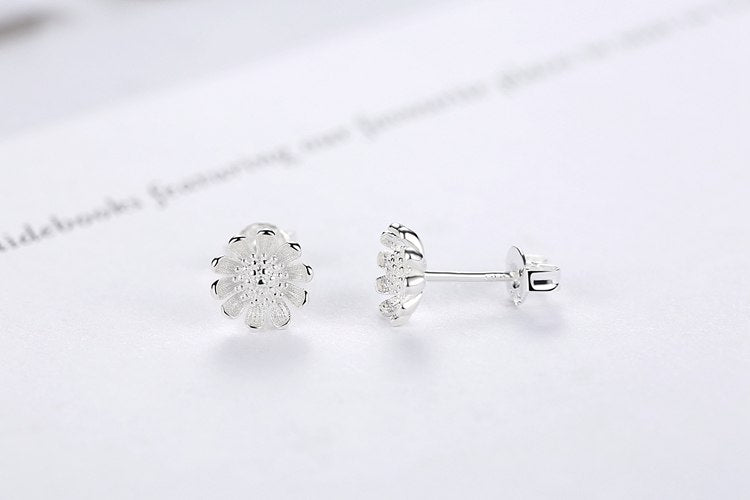 Wholesale Sweet Fashion Wild Woman Girl Wedding Gift Golden Fresh Daisy Sunflower 925 Sterling Silver Stud Earrings YS442