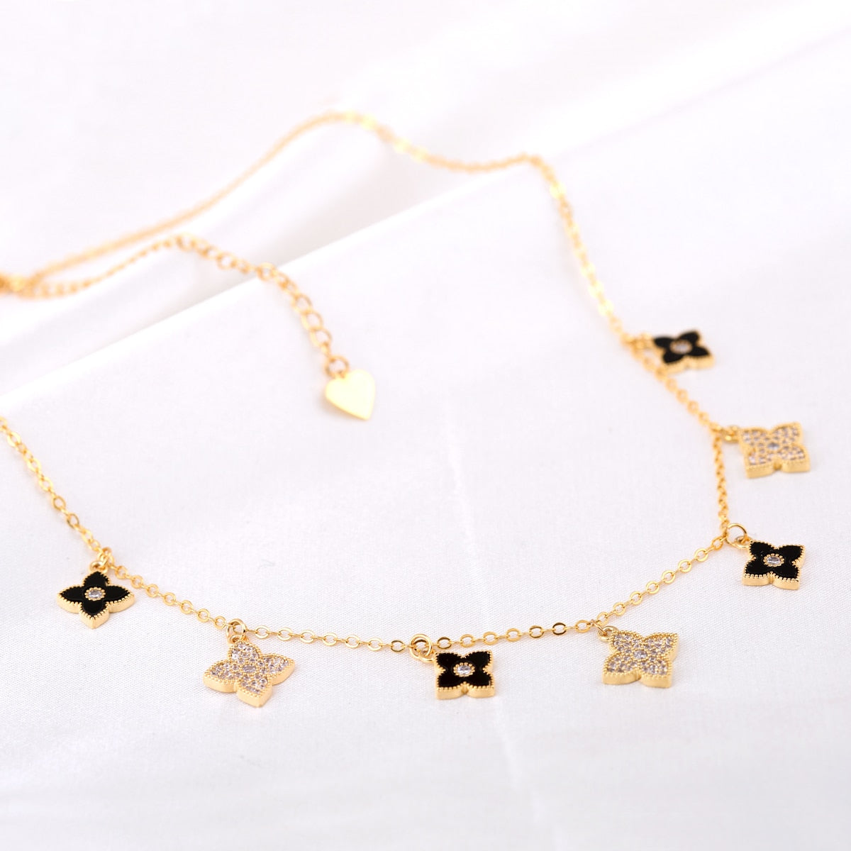 OYB Korean version of the  four-leaf clover zircon necklace ladies short necklace four-leaf flower collar women's jewelry