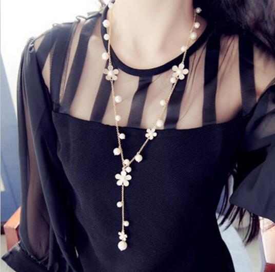 Fashion Jewelry Necklace Simulated Pearl Pendant Expoyed Flower Chain Long Necklace Black And White Color