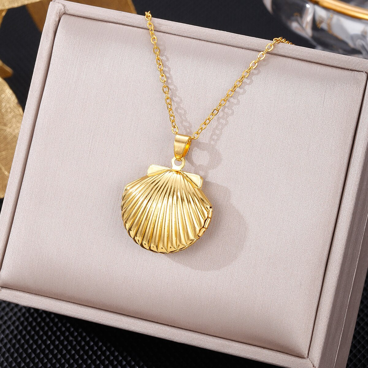 Openable Mermaids Photo Locket Shell Pendant Necklaces For Women Kids Jewelry Collares Choker Necklace Souvenir Gift 2022 Trend