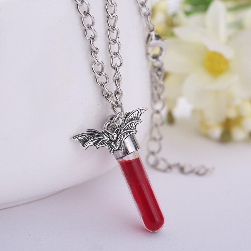 Origin Summer Halloween Red Color Rhinestone Spider Bat Pendant Necklace for Women Chunky Chain Bottle Metallic Necklace Jewelry