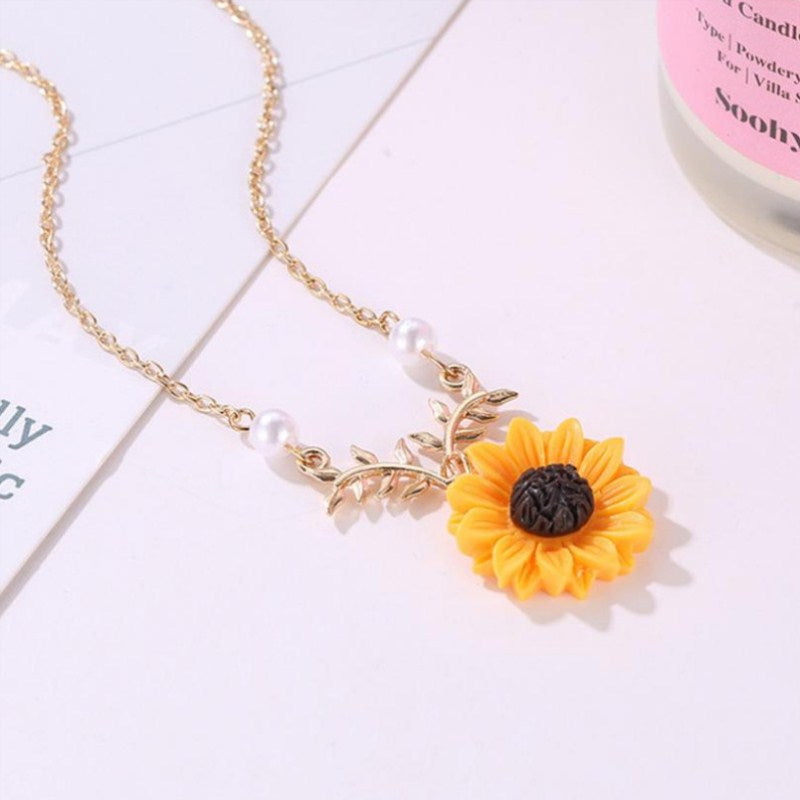 Pearl Creative Sunflower Pendant Necklaces Vintage Daily Jewelry Temperament Cute Sweater Necklaces for Women