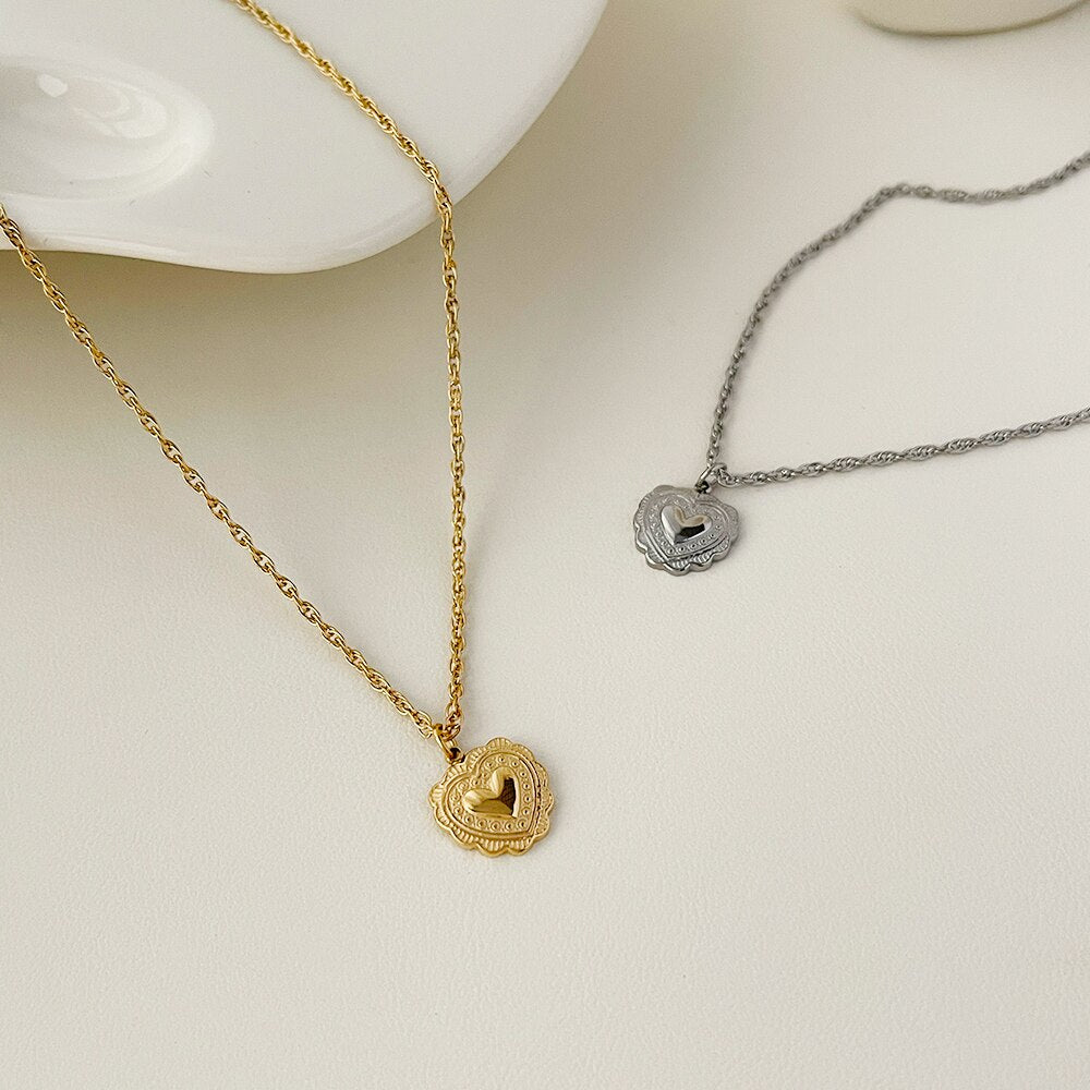 Peri'sbox Vintage Romantic Textured Heart Pendant Necklaces Dainty Waterproof Stainless Steel Choker Bijoux Party Gifts