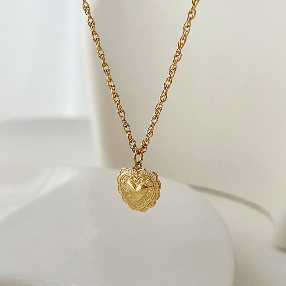 Peri'sbox Vintage Romantic Textured Heart Pendant Necklaces Dainty Waterproof Stainless Steel Choker Bijoux Party Gifts