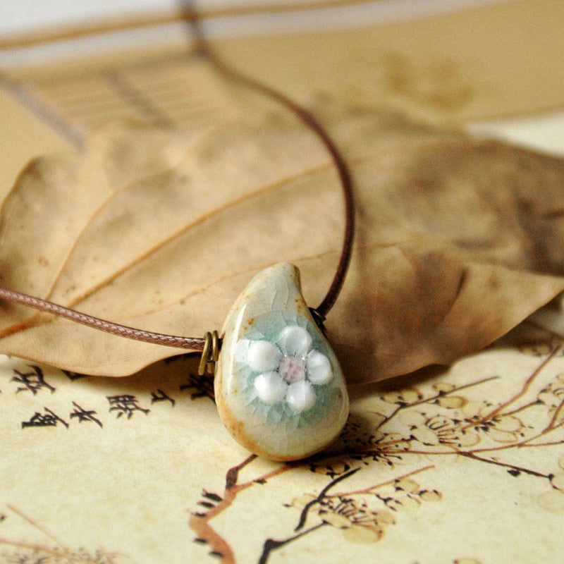 Personality Hand-kneaded Ceramic Flower Pendant Necklace Simple Vintage Ethnic Style Jewelry Girl Women's Accessories