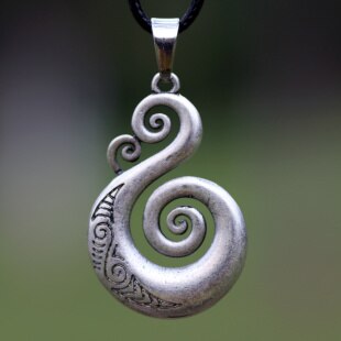 Pikorua Necklace Pendant Maori Twist Mask Manaia Koru Zealand Australia Aboriginal Gift for Men Women Travel Souvenir