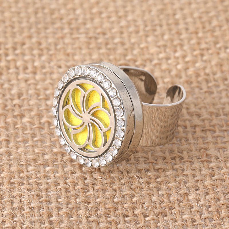 Pine pattern crystal stainless steel adjustable aromather box ring for men and women fashion accessories+ 6 felt mat SCH716