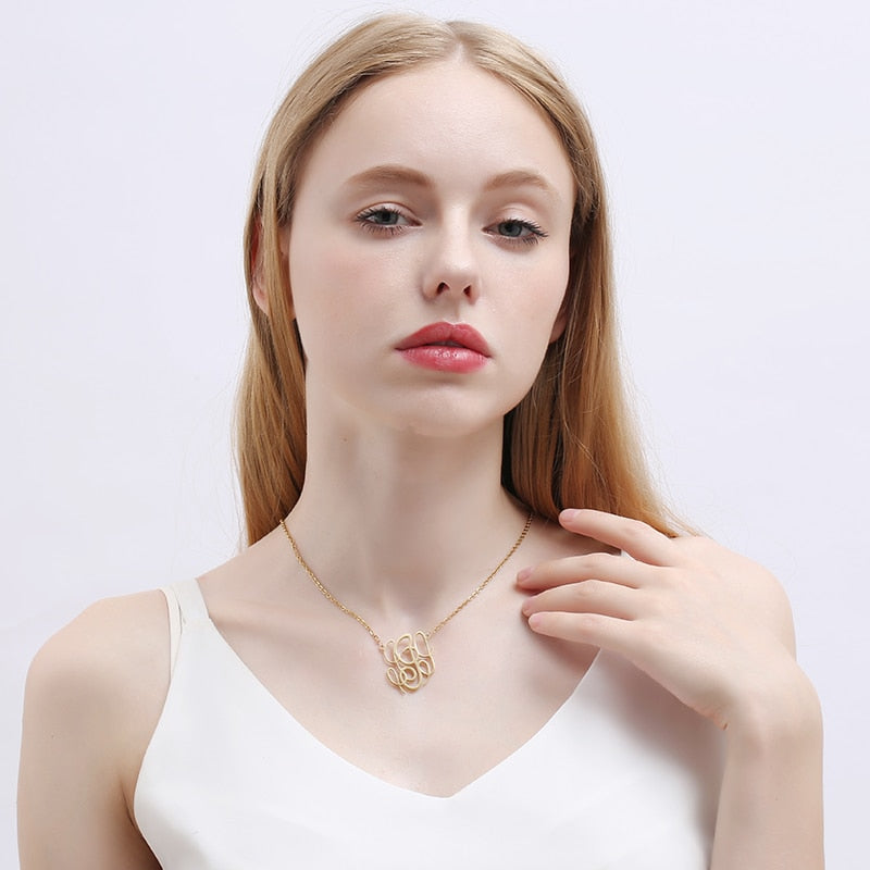 PolishedPlus Customized necklace letter I Baroque style Clavicle Chain simple hollow stainless steel for Women birthday gift