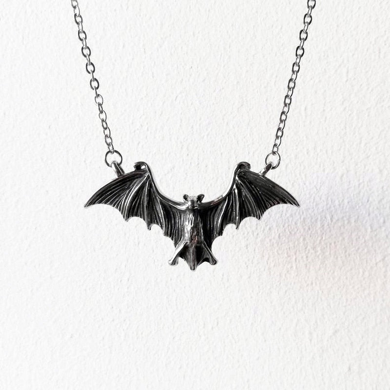 Punk Flying Bat Animal Metal Pendant Necklace Gothic Hip Hop Rap Jewelry Gift Lady Gorgeous Cool Accessories