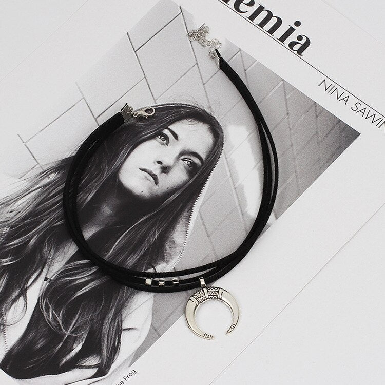 Punk Moon Necklace for Women Vintage Spanish Bull Horn Crescent Chocker 3 Layers Black Velvet Choker Necklace