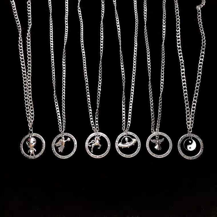QiLuxy Vintage Circle Charm Necklaces for Women Men Alien Angel Punk Pendant Necklaces Hip Hop Party Jewelry