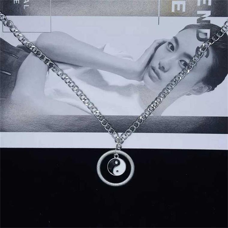 QiLuxy Vintage Circle Charm Necklaces for Women Men Alien Angel Punk Pendant Necklaces Hip Hop Party Jewelry