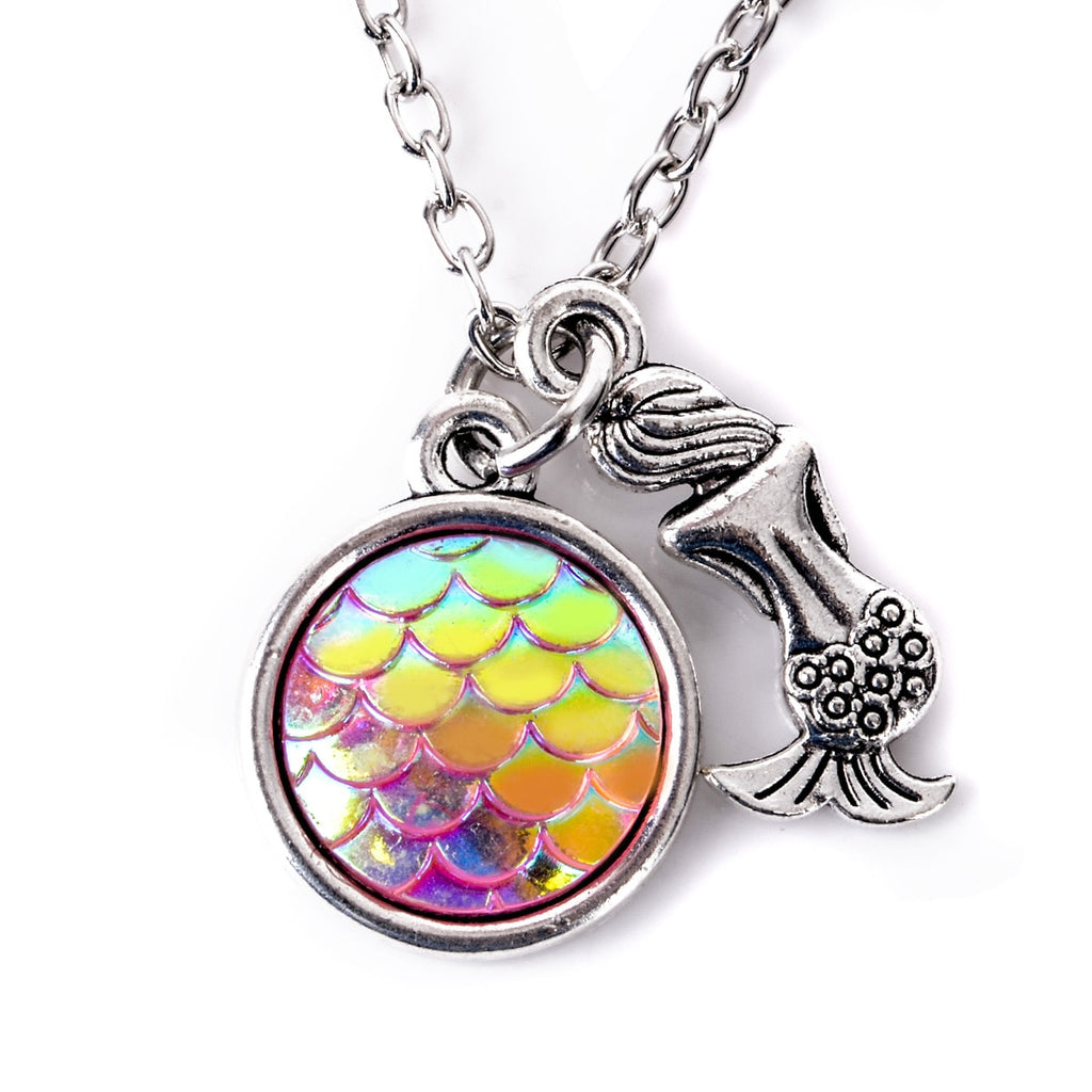 Resin Cabochon Fish Scale Mermaid Pendant Necklace Charming AB Rainbow Color Bohemia Woman Neckalce Collares Jewelry Accessories