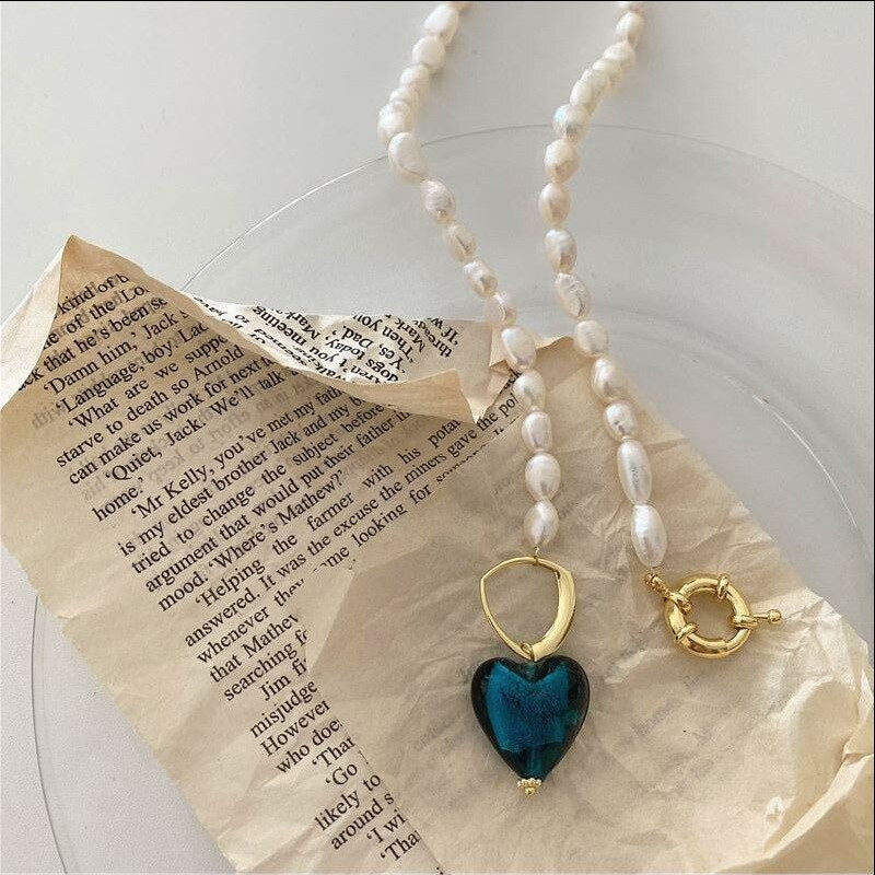 Retro Baroque Irregular Natural Pearl Necklaces for Women Blue Green Color Glass Heart Pendant Chokers Necklace Wedding Jewelry