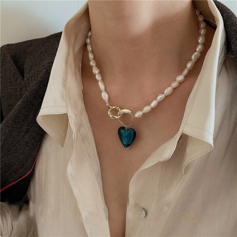 Retro Baroque Irregular Natural Pearl Necklaces for Women Blue Green Color Glass Heart Pendant Chokers Necklace Wedding Jewelry