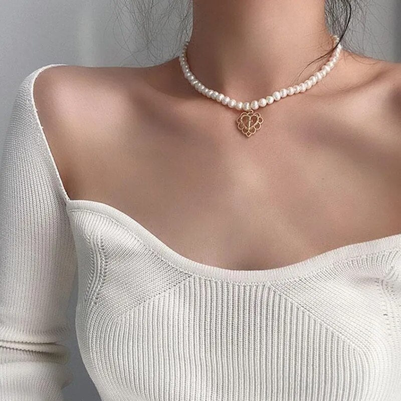 Retro Girl Palace Hollow Love Cross Pendant Pearl Necklace Chocker Clavicle Chain Necklace Jewelry for Women Beads 2021