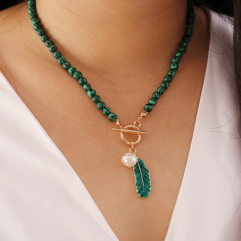 Retro  Green Stone Beaded Necklace for Women Alloy Feather Imitation Pearl Pendant Necklaces Female Clavicle Chain Simple