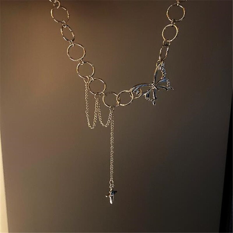Retro Silver Color Choker Necklace for Women Metal Butterfly Clavicle Chain Necklace Charming Female Party Jewelry