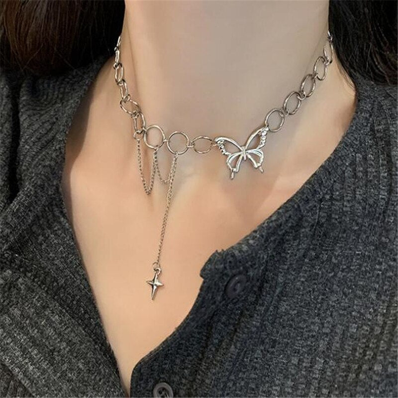 Retro Silver Color Choker Necklace for Women Metal Butterfly Clavicle Chain Necklace Charming Female Party Jewelry