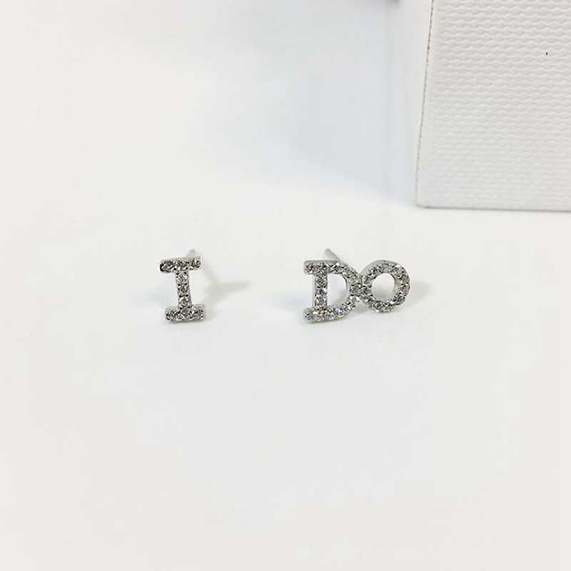 Asymmetrical I Do Letter Shape 925 Sterling Silver Small Stud Earrings for Women Korean Fashion CZ Zircon Jewelry YEA099