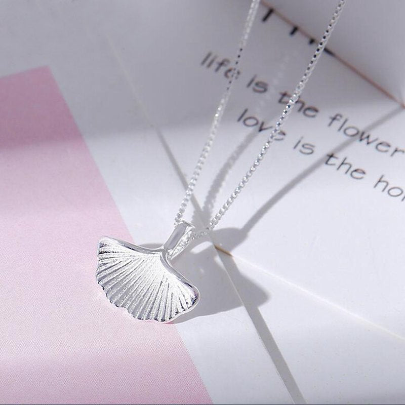 Charm Fashion Ginkgo Leaf Pendant Necklaces Collares for Women Bijoux Clavicle Necklace Wedding Choker Necklace YNC057