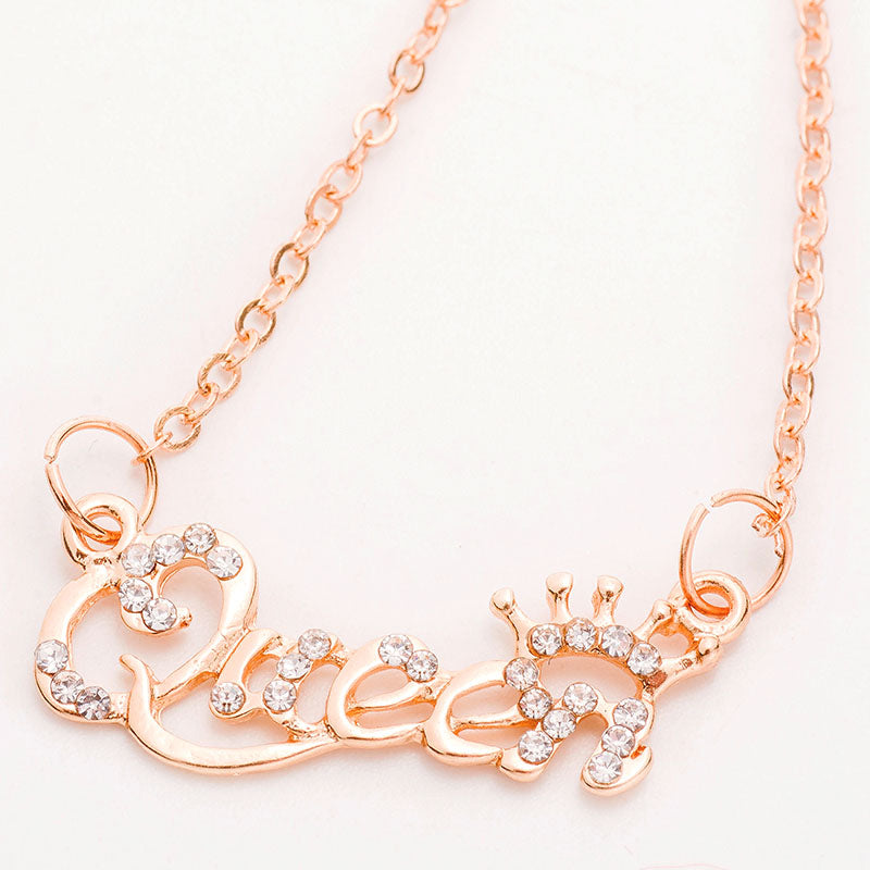 LUCKY-YEAR-2020-New-Fashion-Jewelry-Gold-Color-Queen-Letter-Necklace-Crystal-Pave-Personaliy-Pendant-Necklace