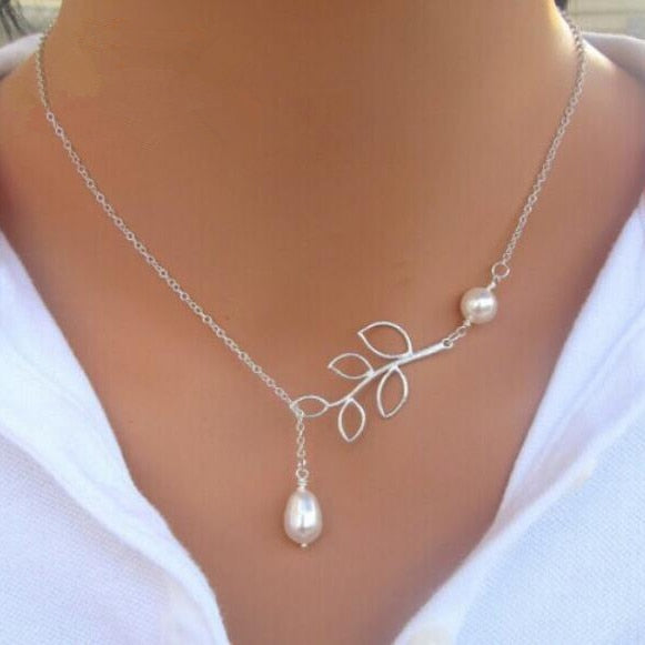 Leave Simulated Pearl Short Clavicle Chain For Women Popular Silver-Color Necklace For Banquet Brilliant Jewelry