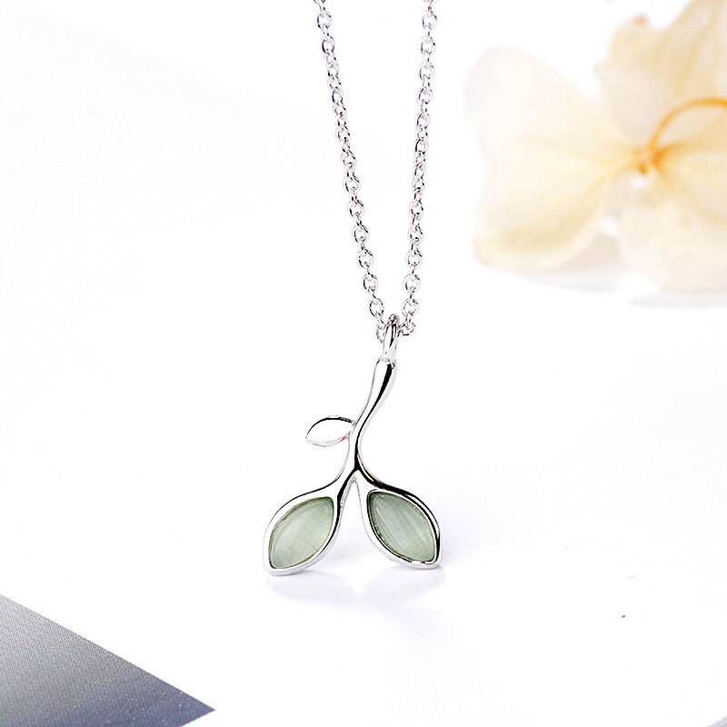 Simple Korean Female Collares Silver color Cat's Eye Stone Leaf Green Leaf Pendant Necklace for Women Collarbone Jewelry