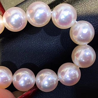 Akoya Pearls strand necklace with 18K Au750 gold clasp High luster almost no flaw Round shape Akoya pearls fine jewelry