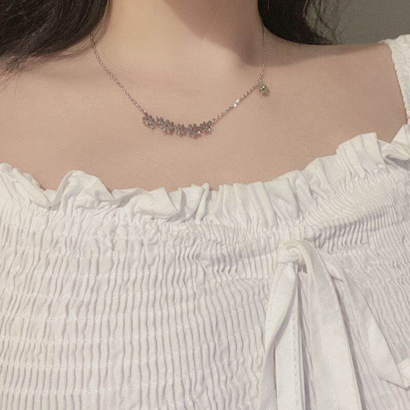 Small Daisy Steel Titanium Necklace Trend Simple Girl Stainless Steel Rose Gold Clavicle Chain Charm Jewelry Party Gift