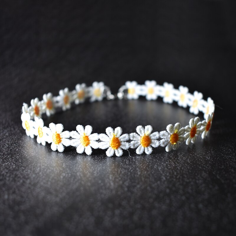 South Korea's Style Necklace Accessories Mori Small Fresh Color Matching Daisy Lace Hand-woven Sweet Flower Necklace