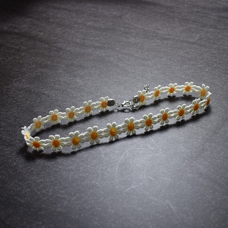 South Korea's Style Necklace Accessories Mori Small Fresh Color Matching Daisy Lace Hand-woven Sweet Flower Necklace